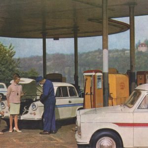 Trabant 600 képeslap – benzinkút